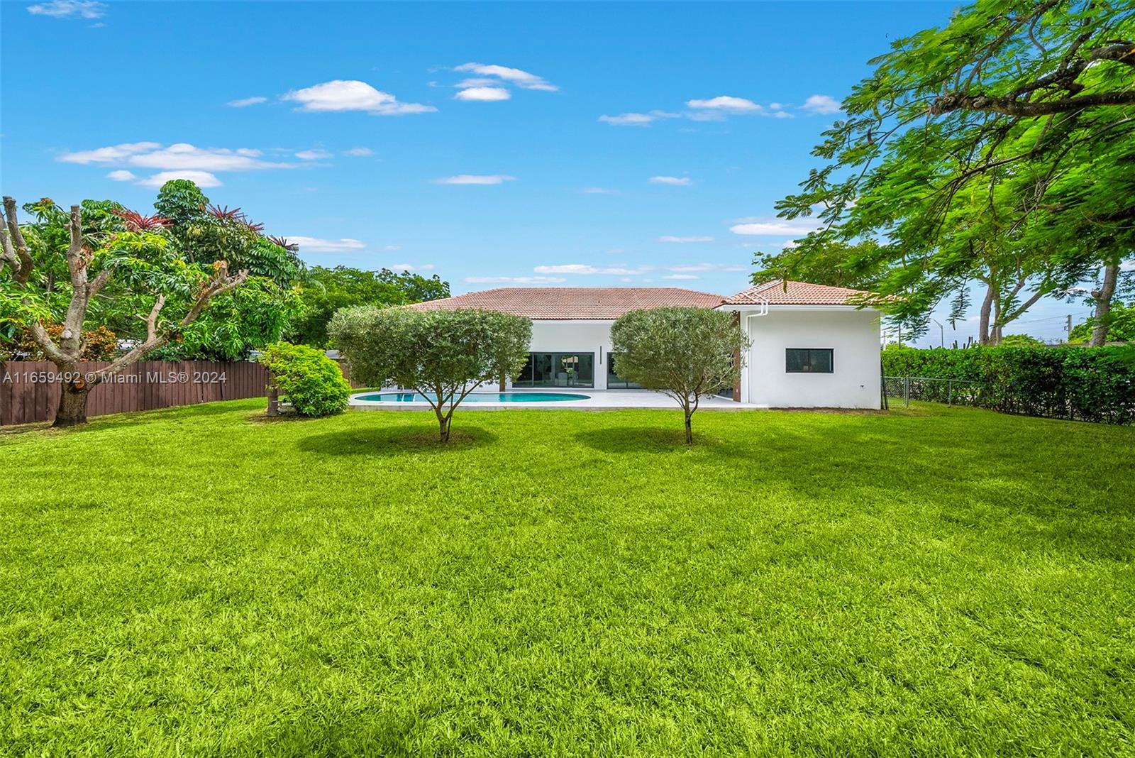 SKY LAKE - Residential