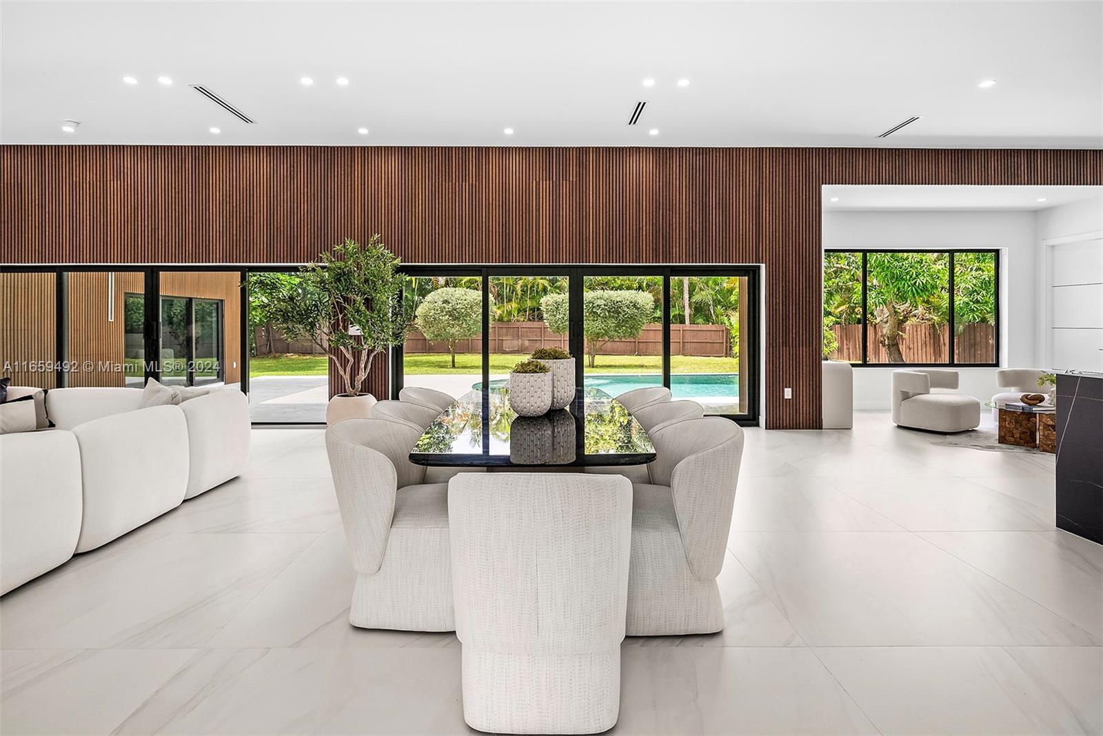 SKY LAKE - Residential