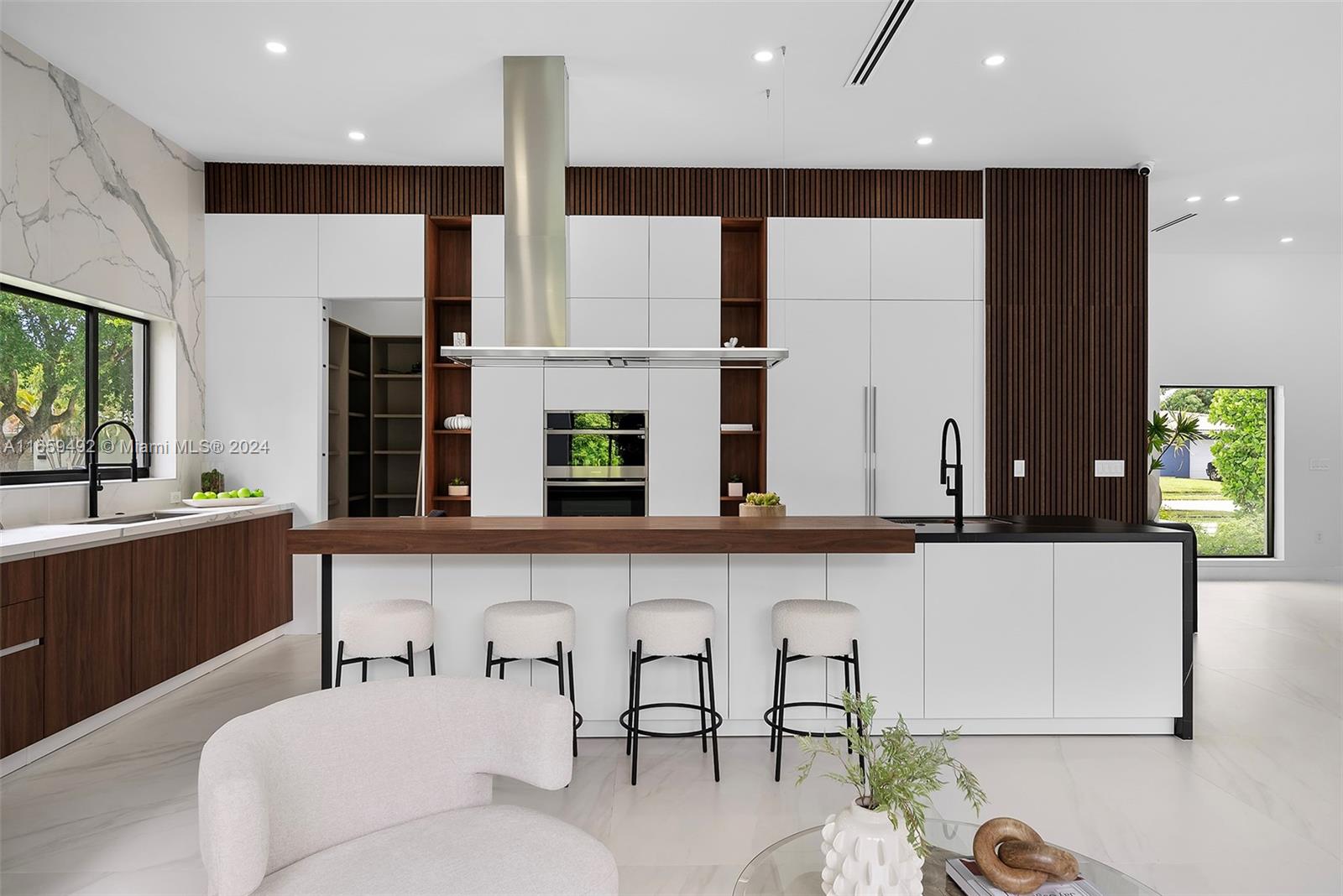 SKY LAKE - Residential