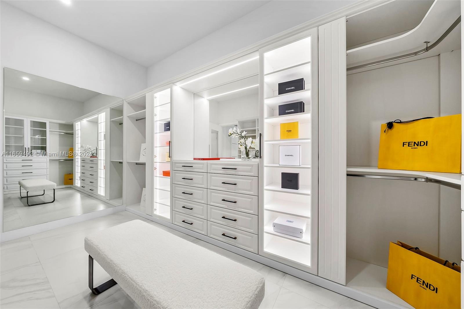 SKY LAKE - Residential