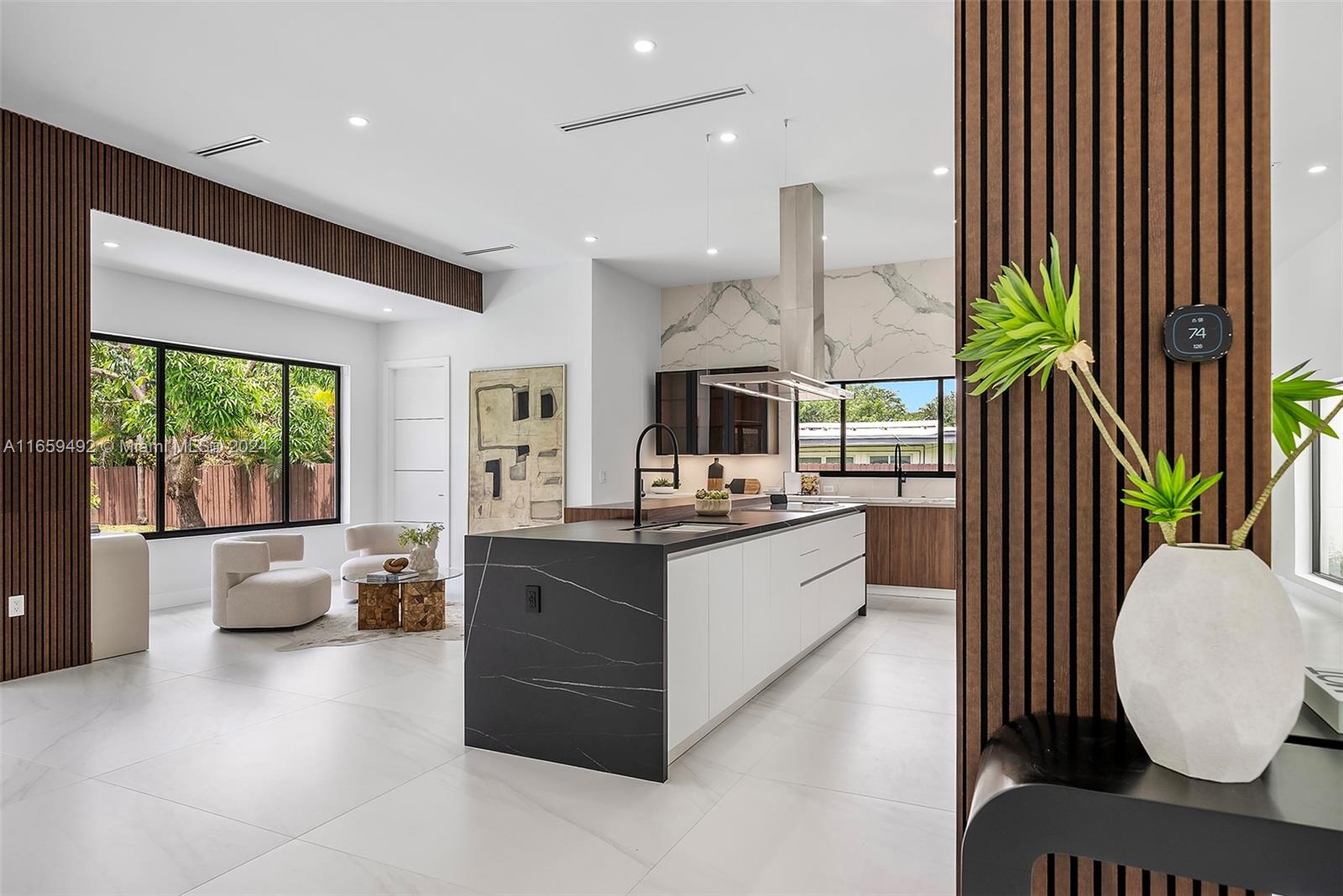 SKY LAKE - Residential