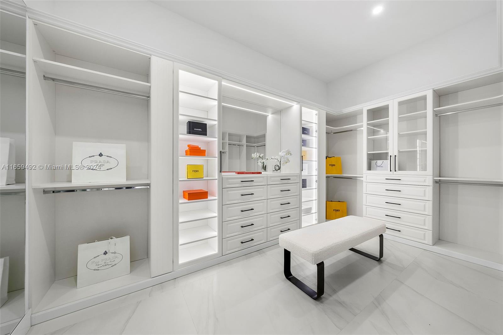 SKY LAKE - Residential