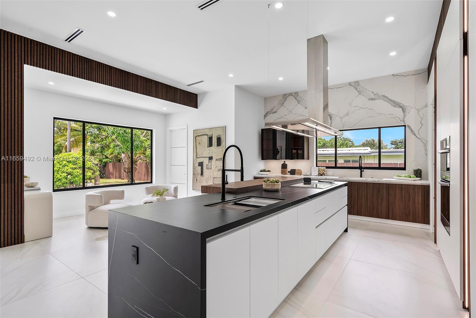 SKY LAKE - Residential