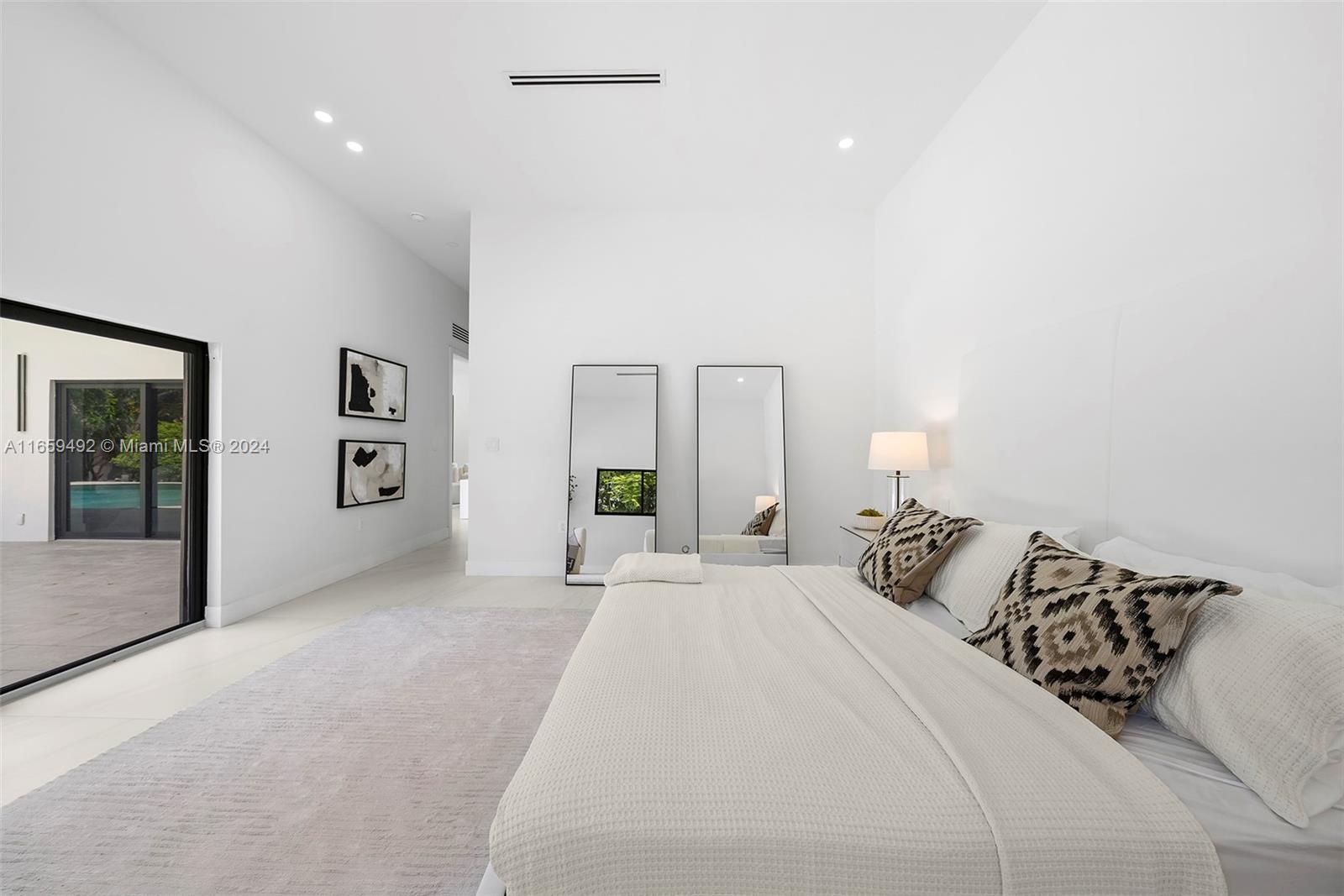 SKY LAKE - Residential