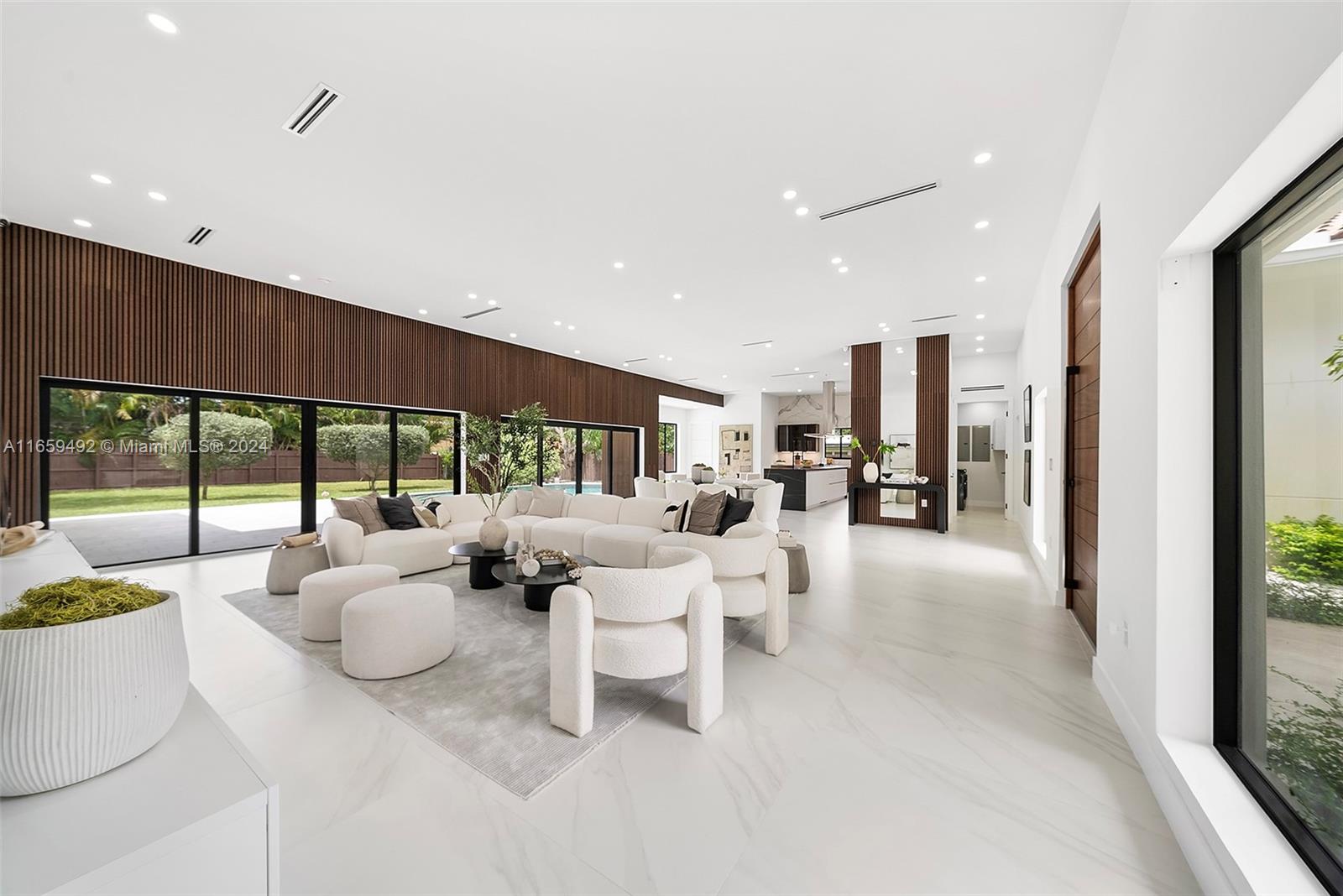 SKY LAKE - Residential