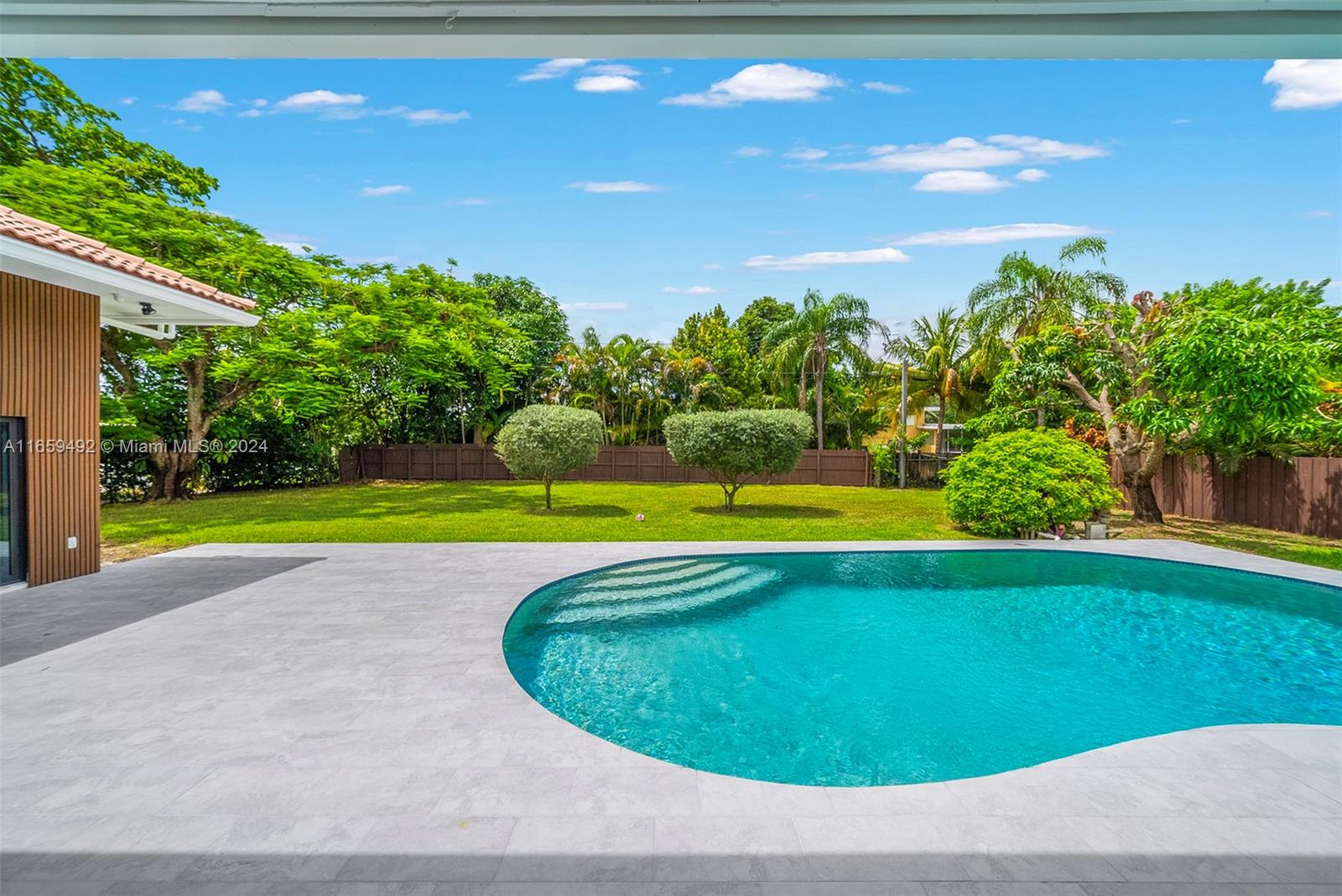 SKY LAKE - Residential