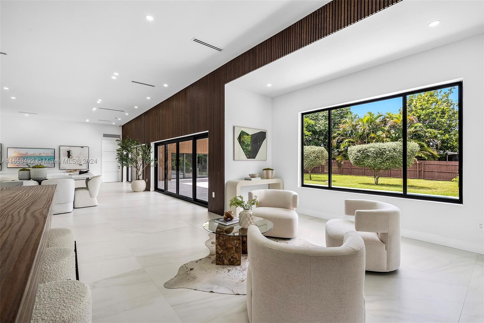 SKY LAKE - Residential