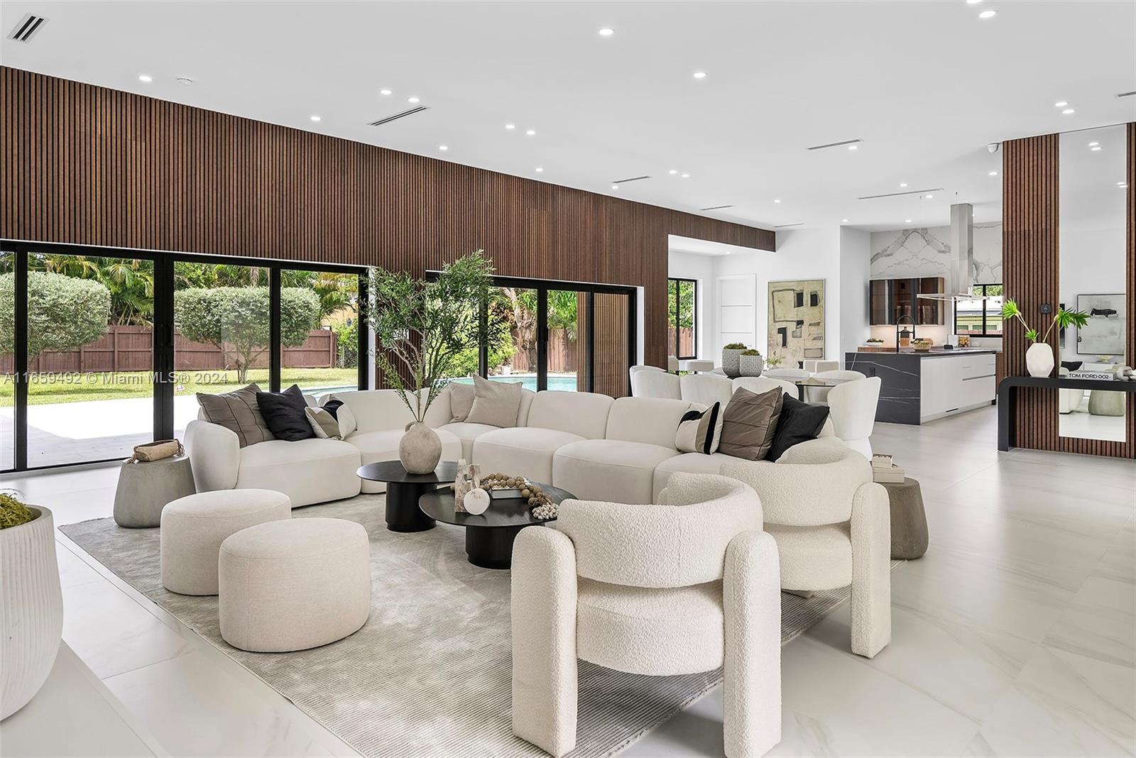 SKY LAKE - Residential