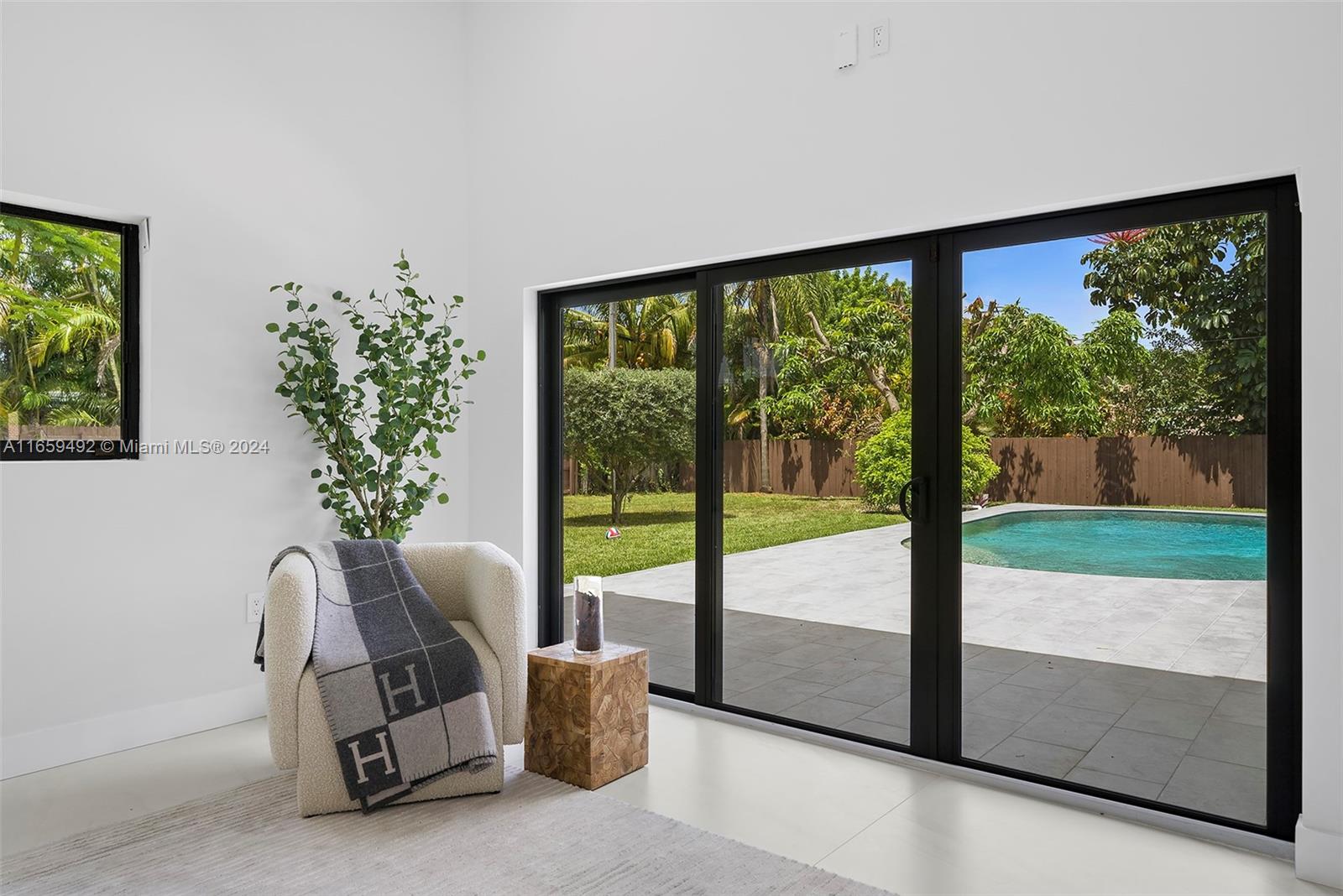 SKY LAKE - Residential