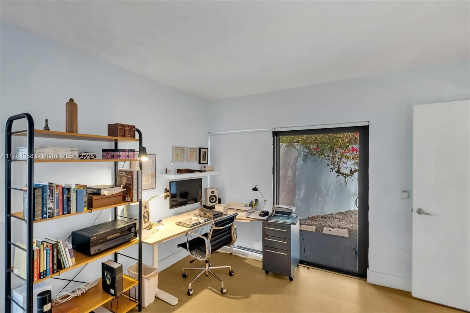 Palmetto Bay, Florida 33157, United States, 4 Bedrooms Bedrooms, ,3 BathroomsBathrooms,Residential,Pending,109389