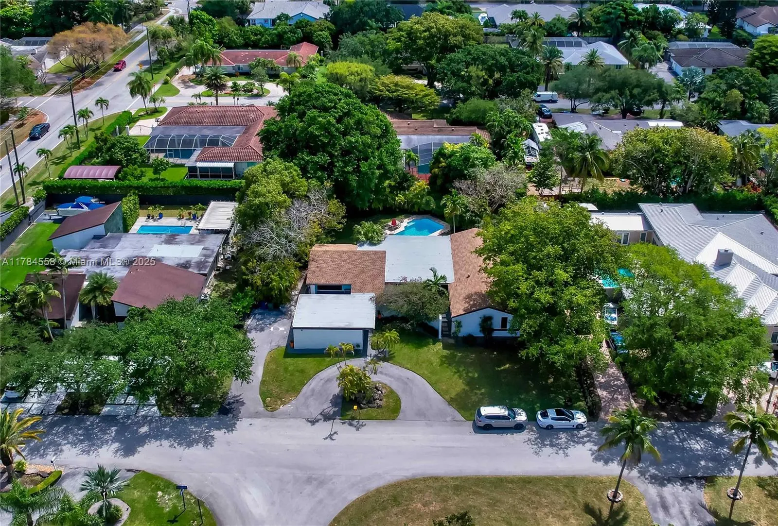 Palmetto Bay, Florida 33157, United States, 4 Bedrooms Bedrooms, ,3 BathroomsBathrooms,Residential,Pending,109389
