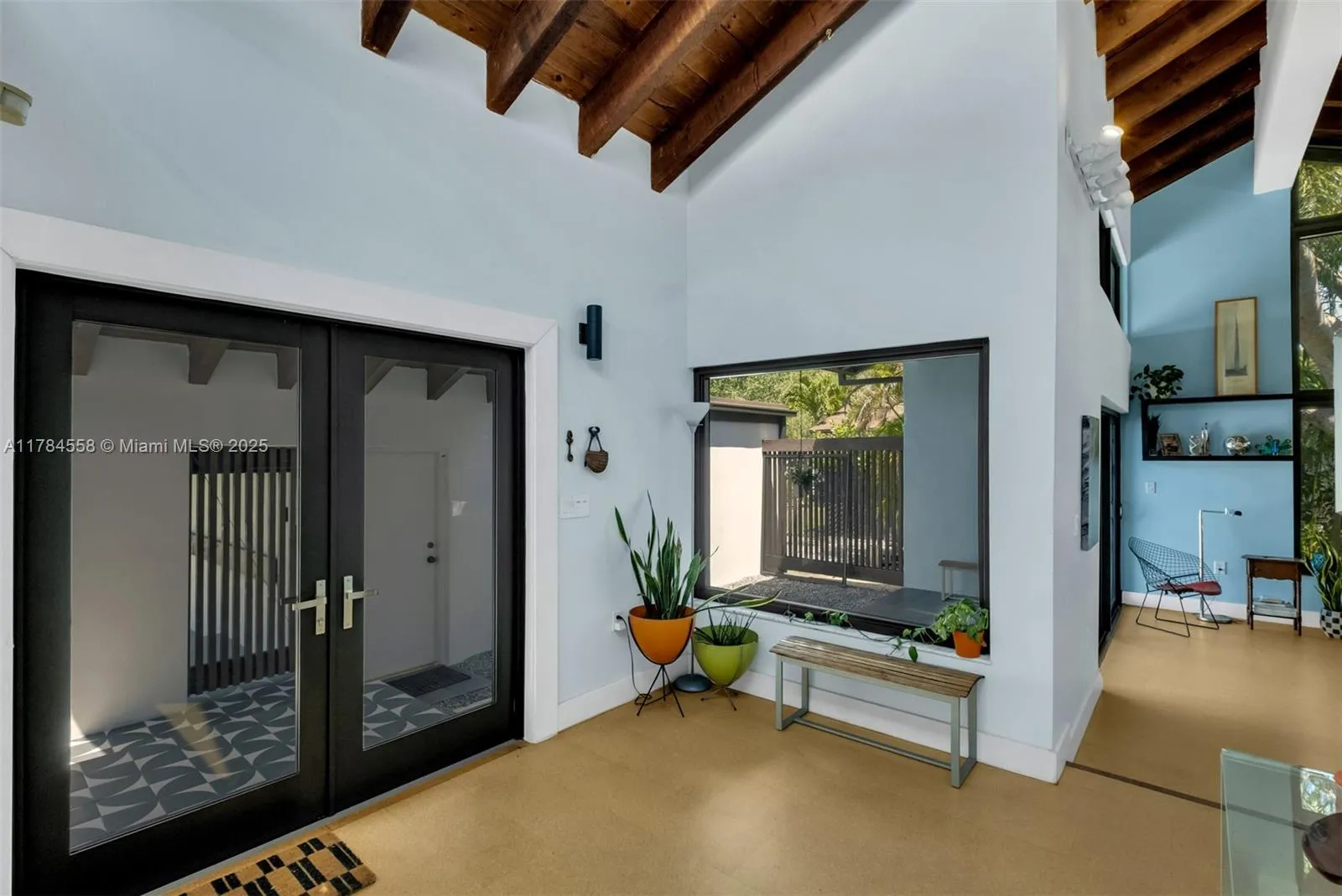 Palmetto Bay, Florida 33157, United States, 4 Bedrooms Bedrooms, ,3 BathroomsBathrooms,Residential,Pending,109389