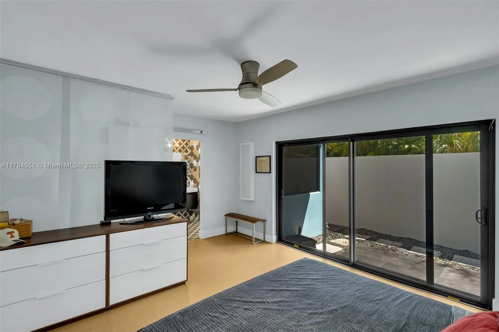 Palmetto Bay, Florida 33157, United States, 4 Bedrooms Bedrooms, ,3 BathroomsBathrooms,Residential,Pending,109389