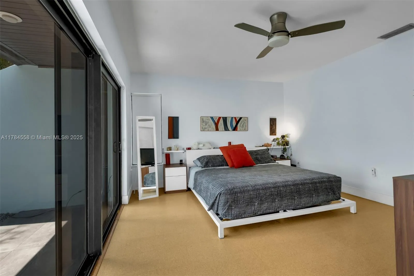 Palmetto Bay, Florida 33157, United States, 4 Bedrooms Bedrooms, ,3 BathroomsBathrooms,Residential,Pending,109389