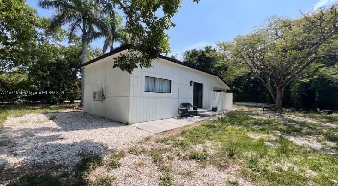 Spacious 1 bedroom, 1 bath apartment for rent. Water, electricity and wifi included in price. Washer and dryer available!