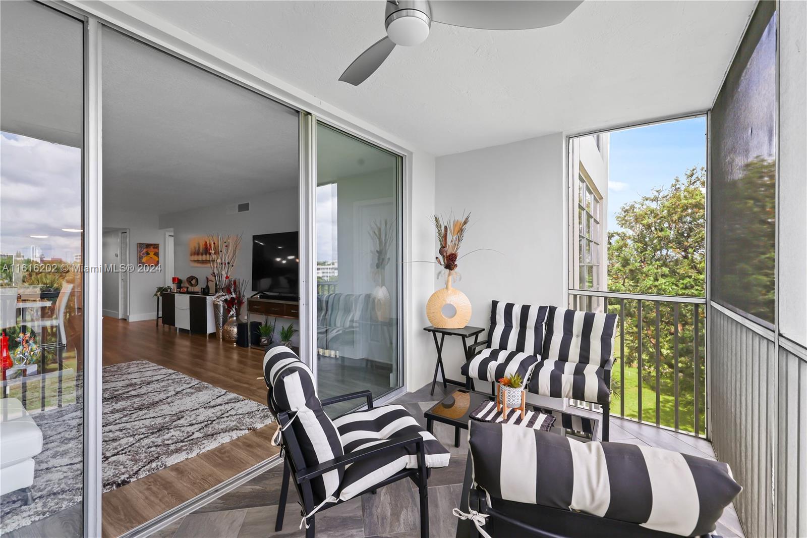 NO 21 PALM-AIRE COUNTRY C - Residential Lease