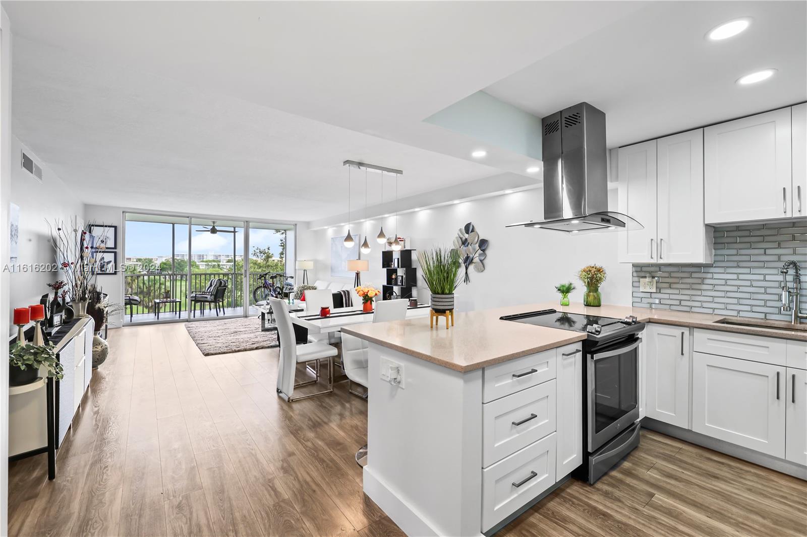 NO 21 PALM-AIRE COUNTRY C - Residential Lease
