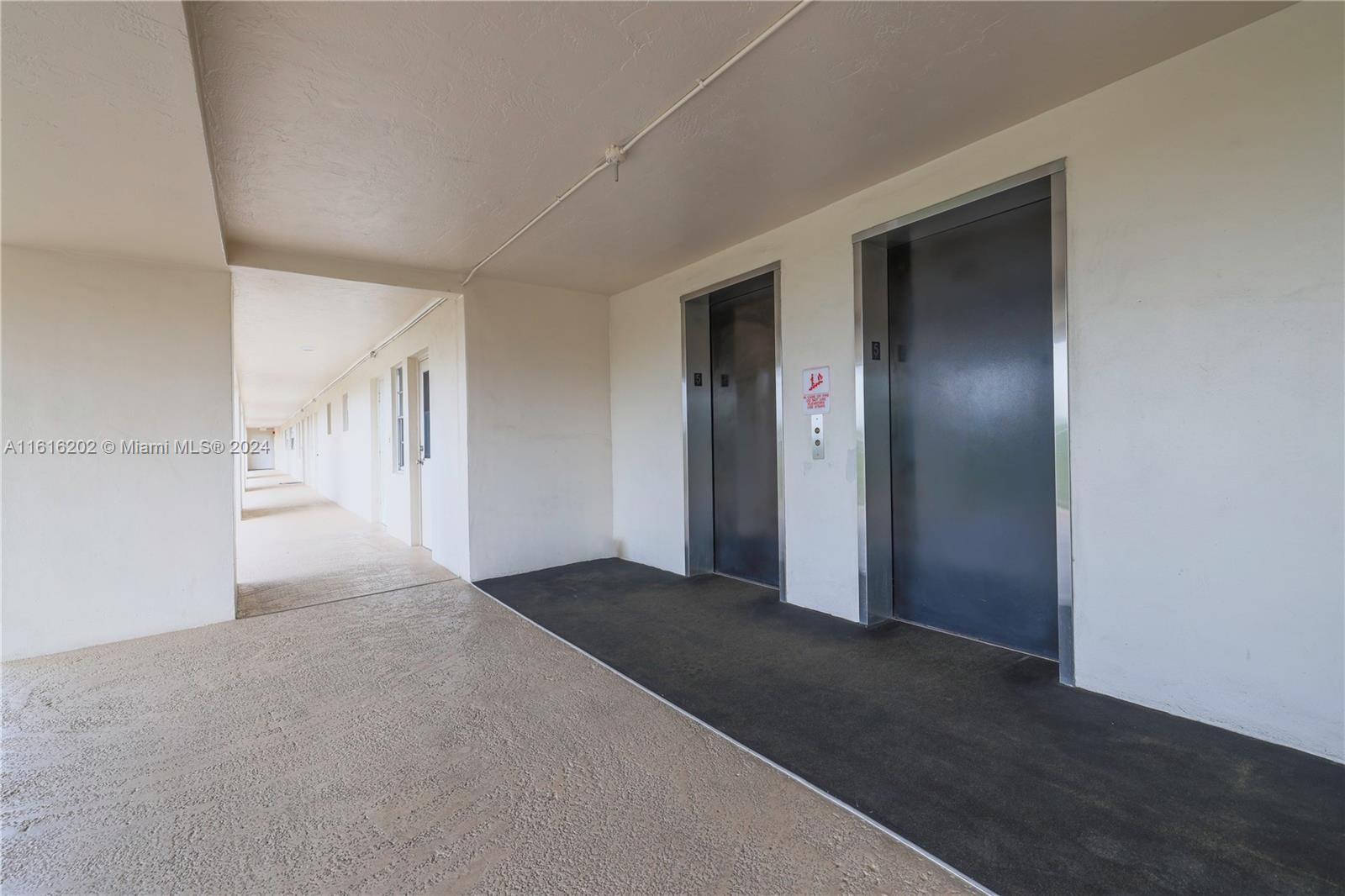 NO 21 PALM-AIRE COUNTRY C - Residential Lease