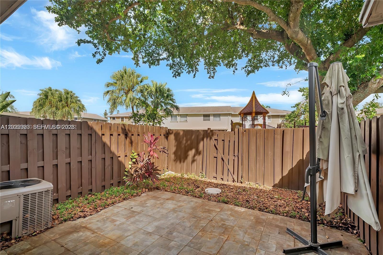 PEMBROKE POINTE SECTION T - Residential