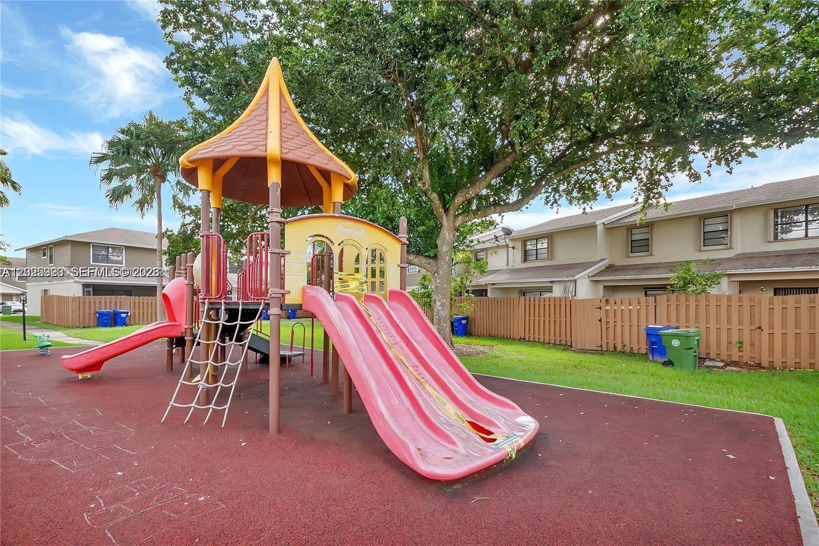 PEMBROKE POINTE SECTION T - Residential