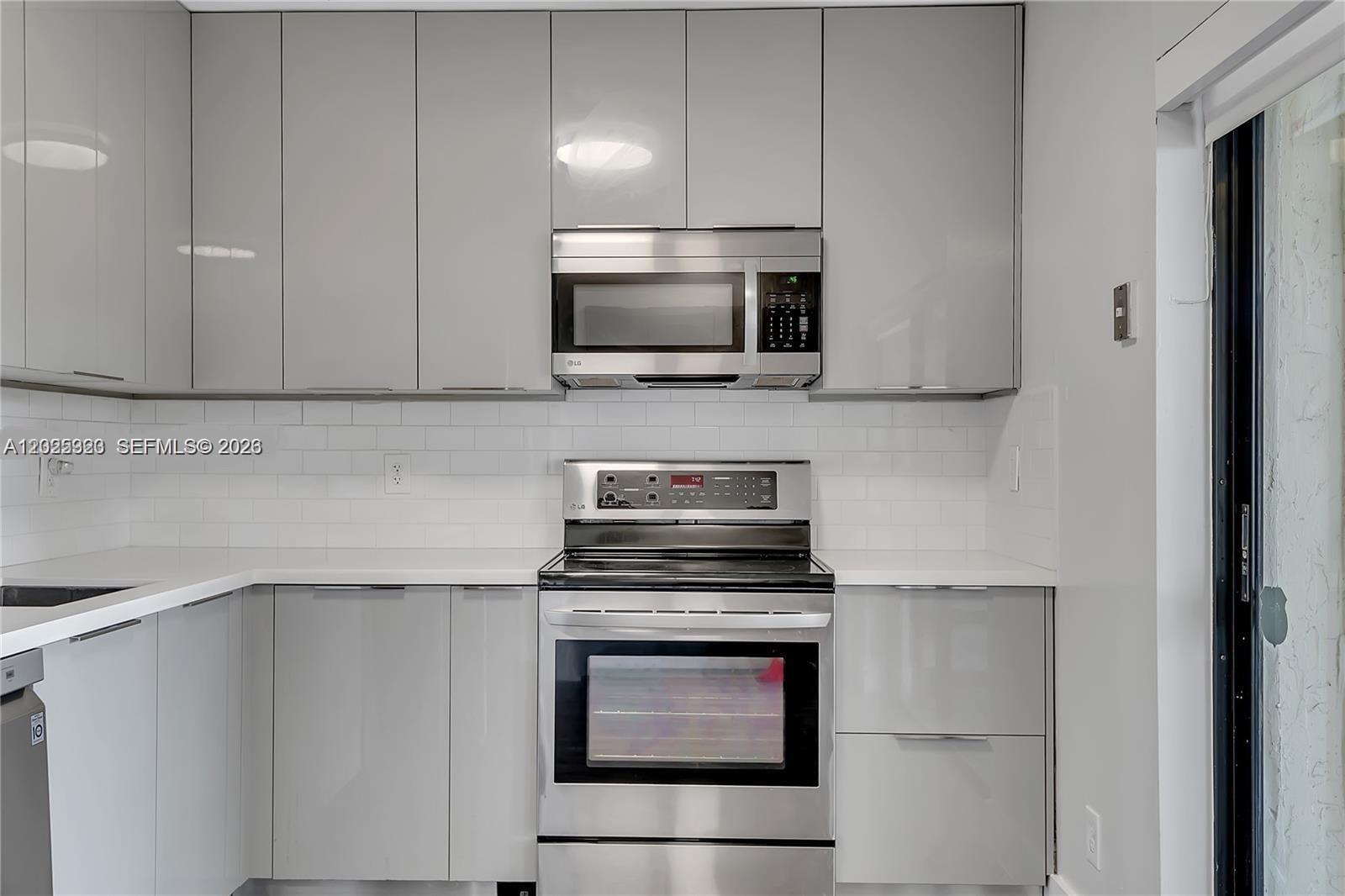 PEMBROKE POINTE SECTION T - Residential