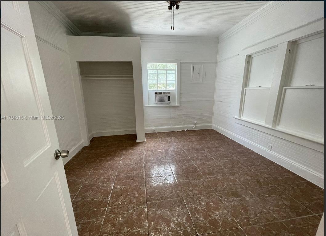CLOWS - Residential Lease