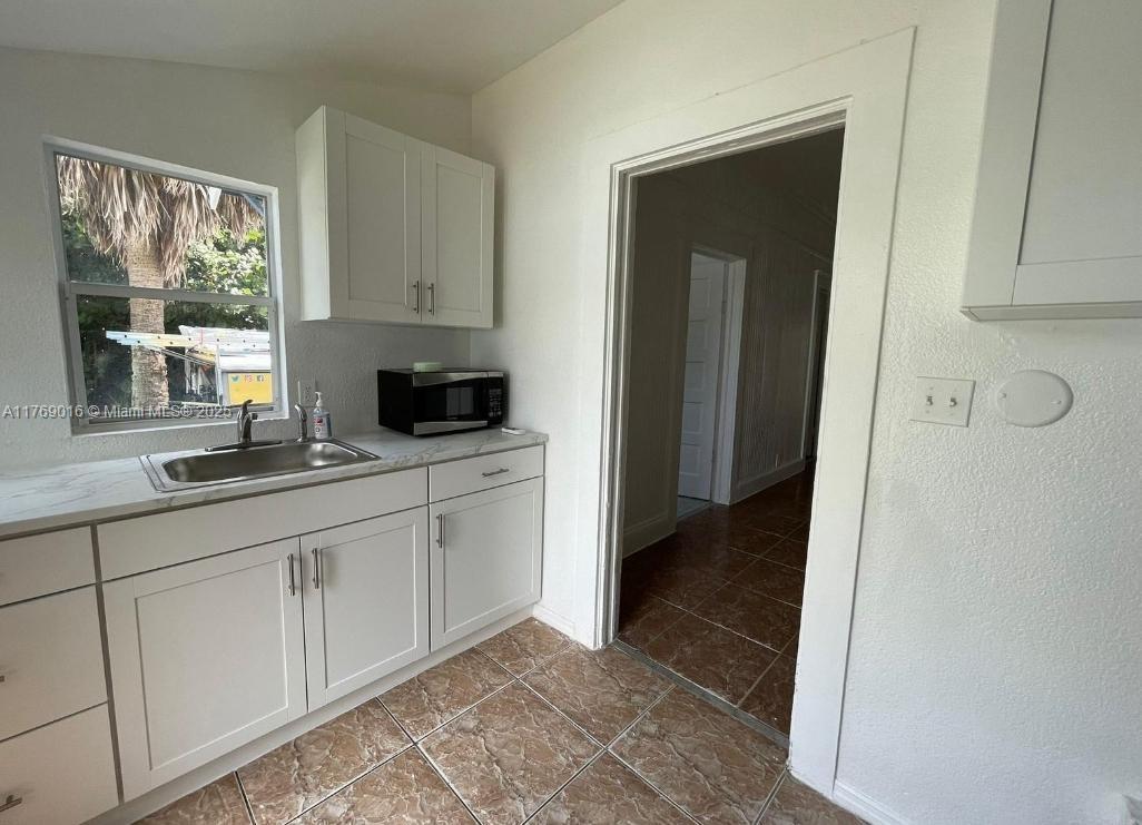 CLOWS - Residential Lease