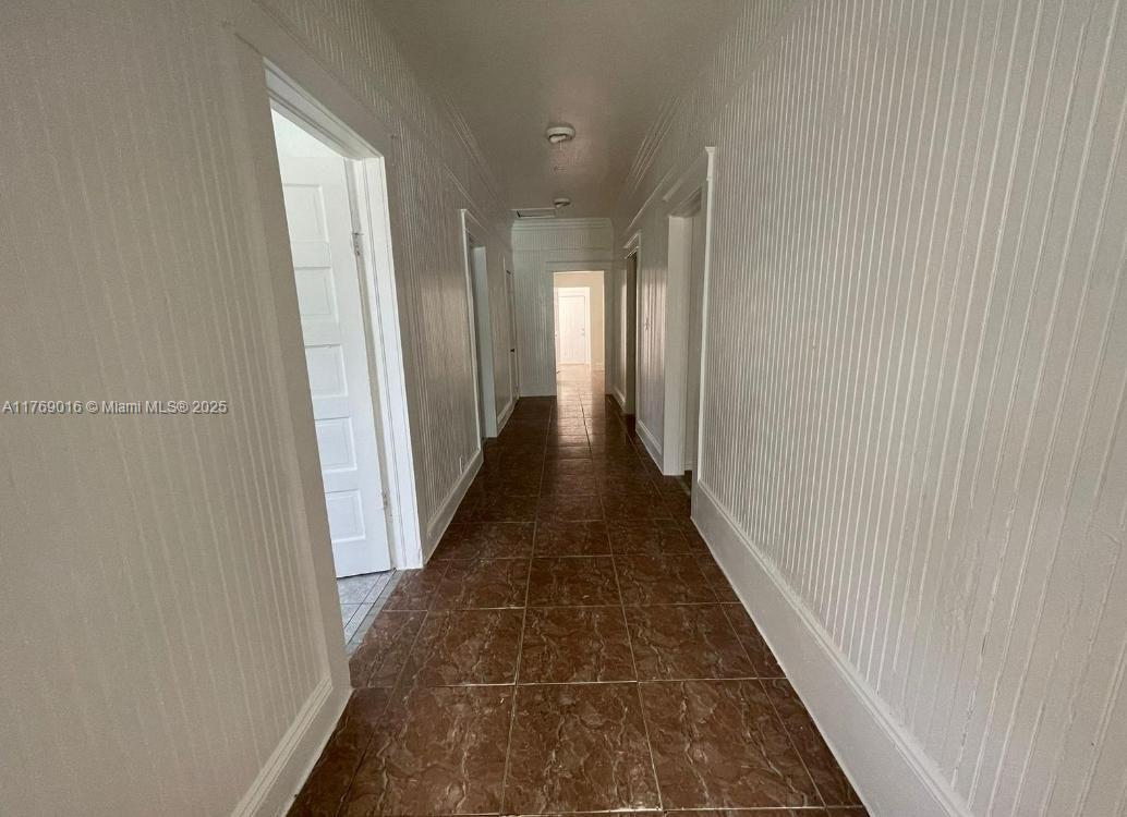 CLOWS - Residential Lease