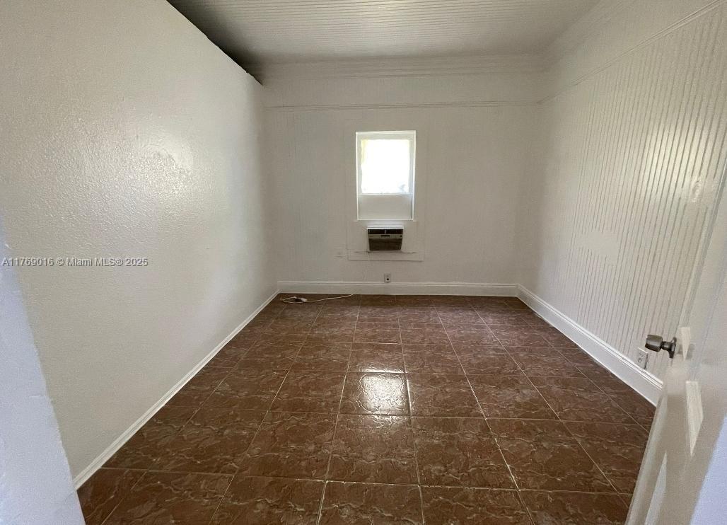 CLOWS - Residential Lease