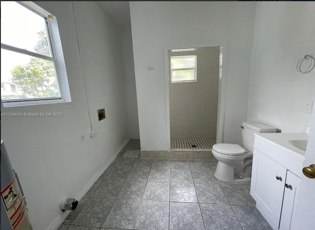 CLOWS - Residential Lease