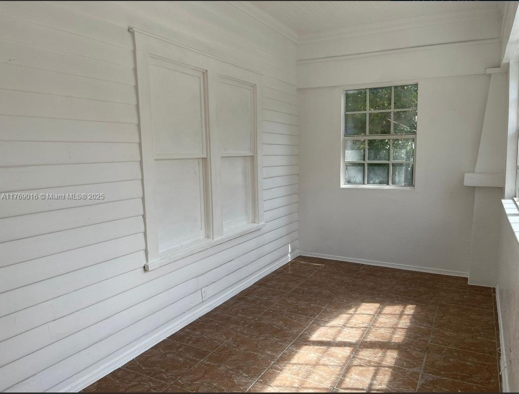 CLOWS - Residential Lease