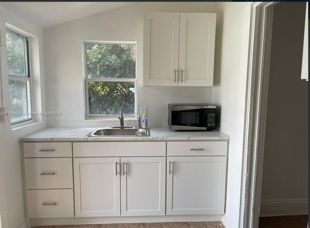 CLOWS - Residential Lease