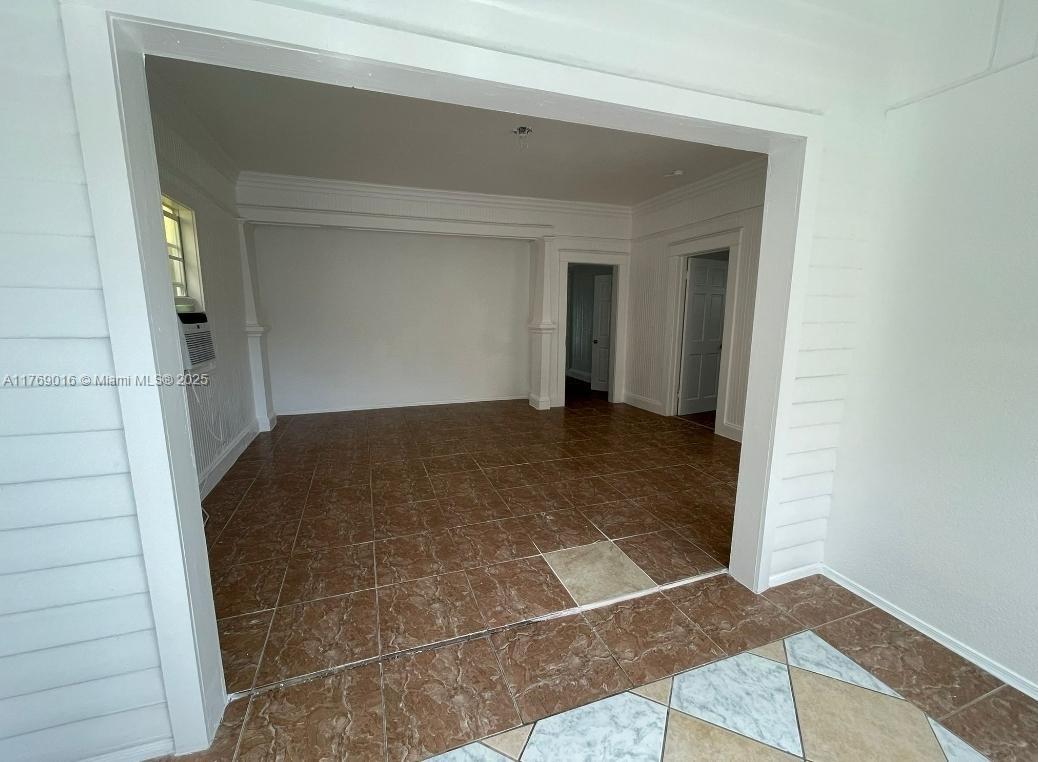 CLOWS - Residential Lease