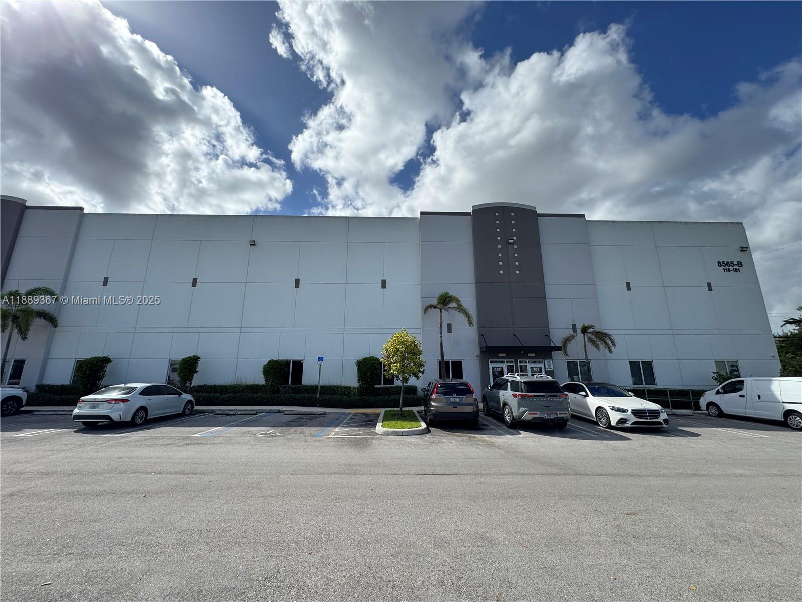 8565 W 44th Ave 102