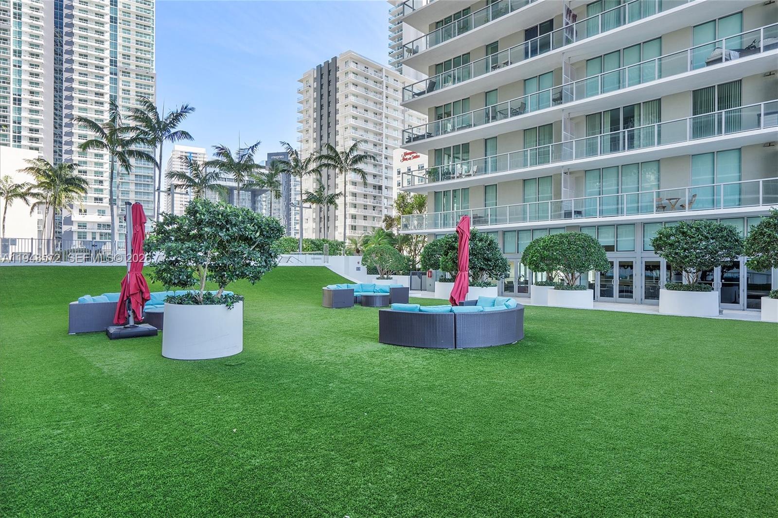 THE AXIS ON BRICKELL COND - Residential