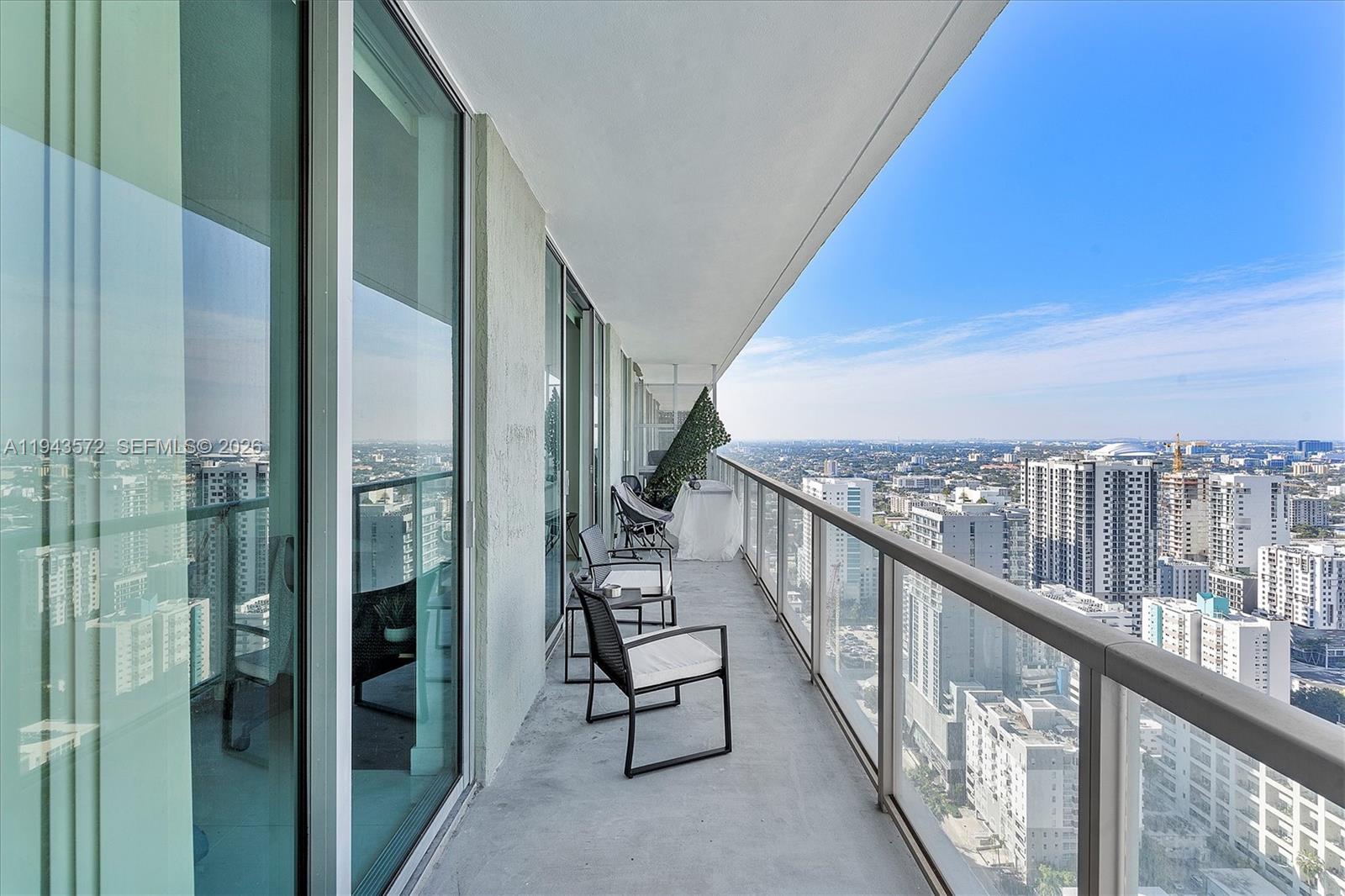 THE AXIS ON BRICKELL COND - Residential
