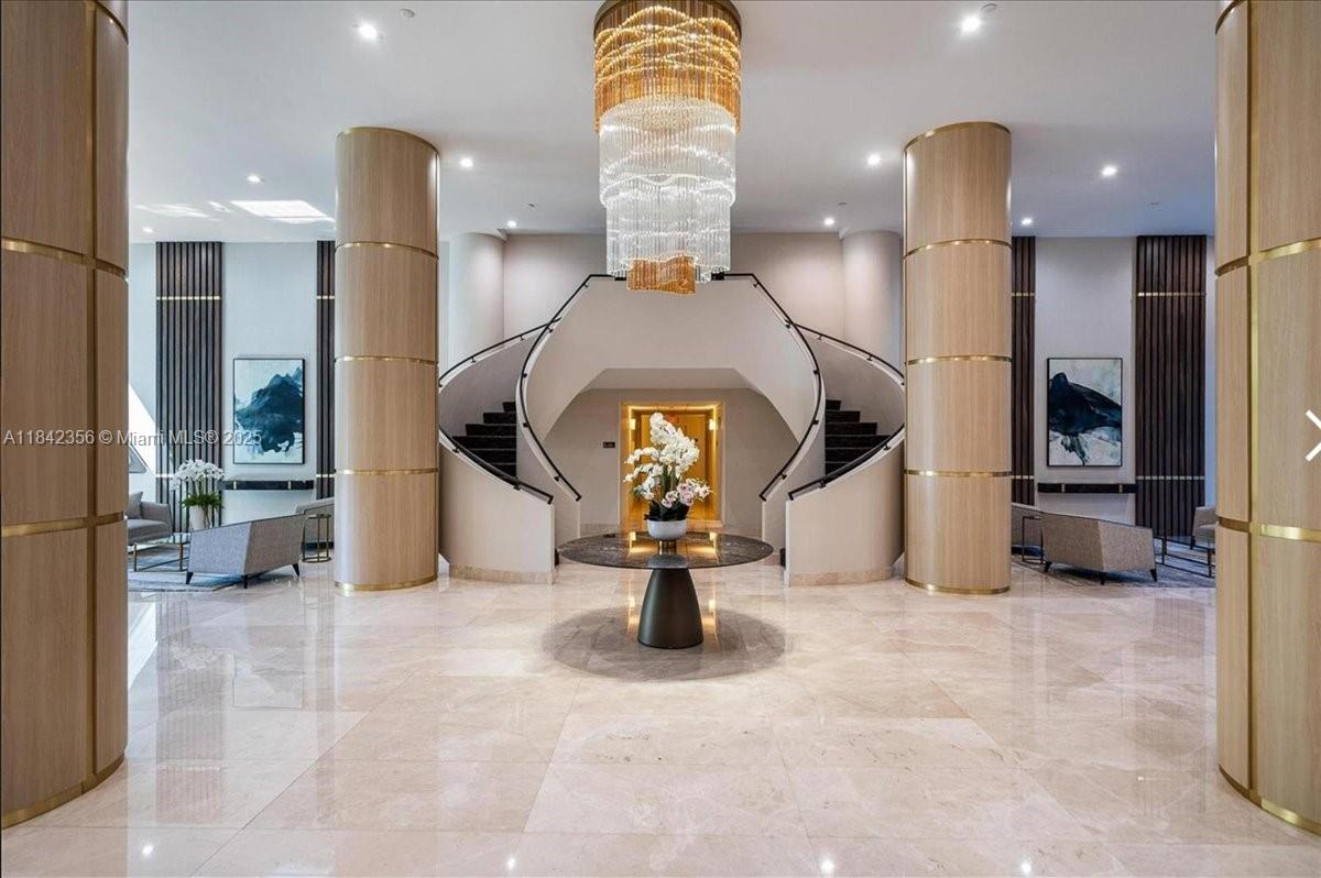 MYSTIC POINTE TOWER 400 C - Residential