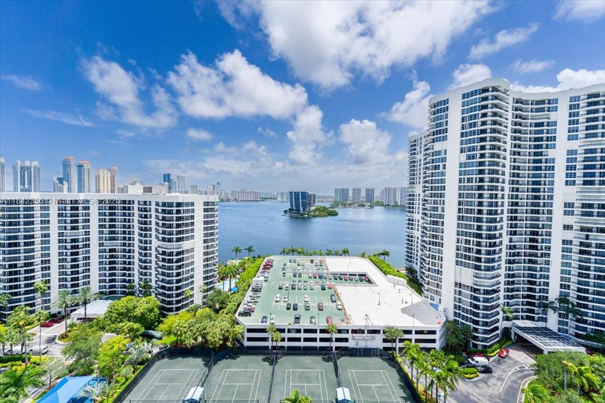 MYSTIC POINTE TOWER 400 C - Residential