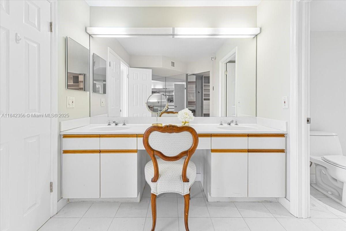 MYSTIC POINTE TOWER 400 C - Residential