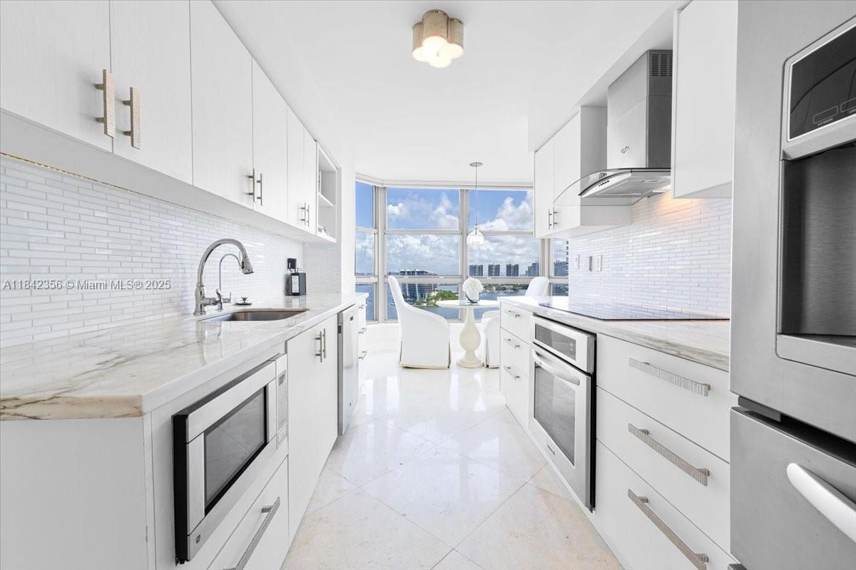 3500 Mystic Pointe Dr 2101