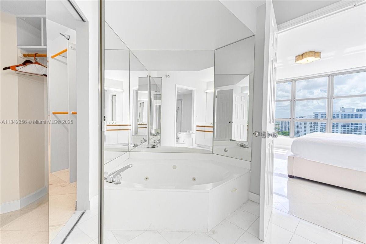 MYSTIC POINTE TOWER 400 C - Residential