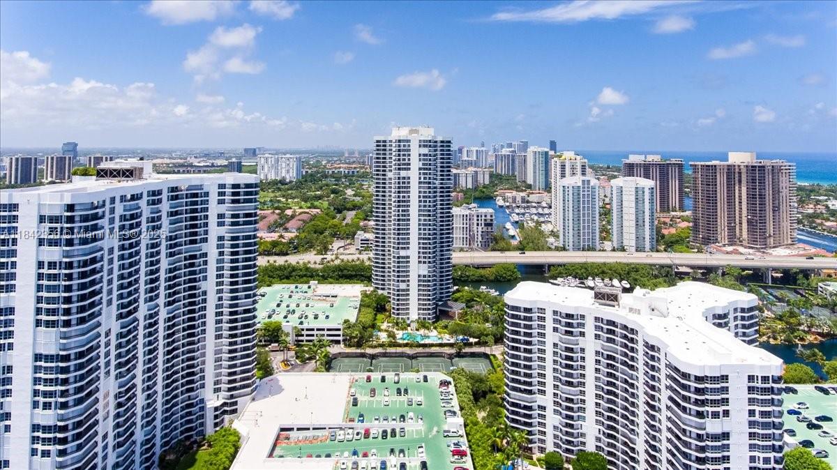 MYSTIC POINTE TOWER 400 C - Residential