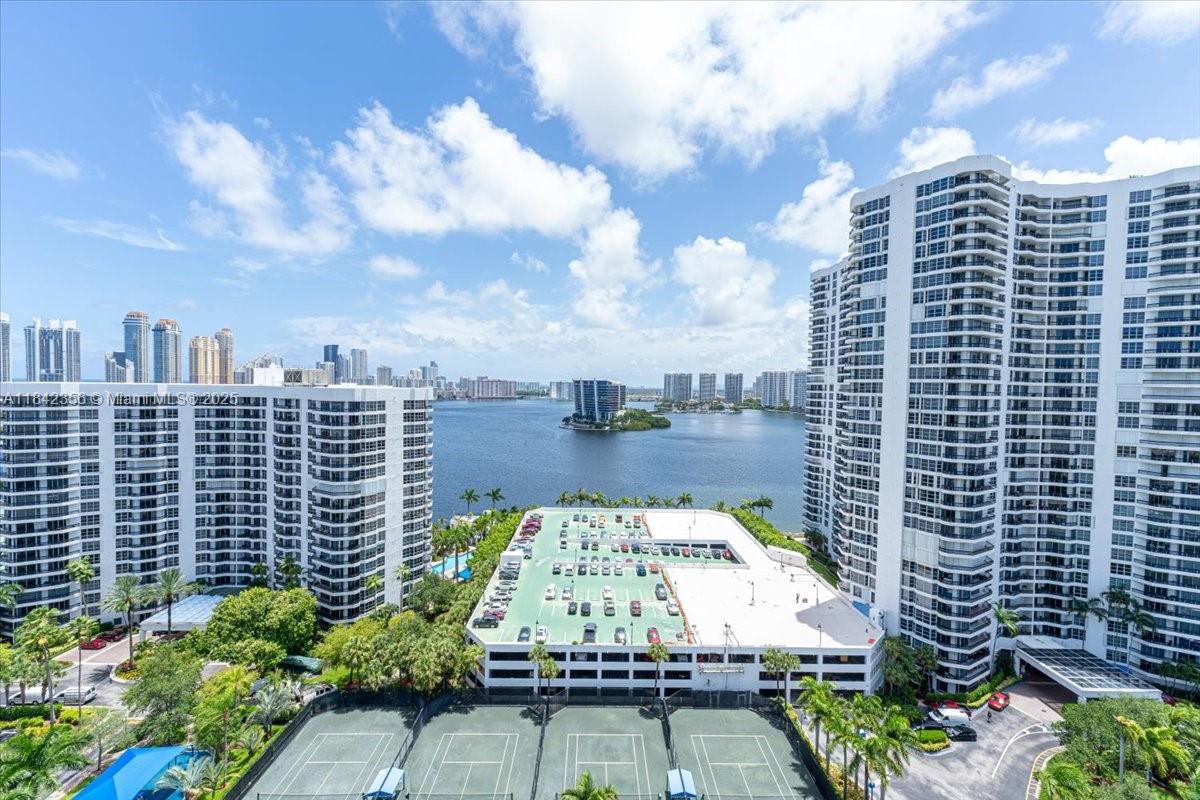 MYSTIC POINTE TOWER 400 C - Residential