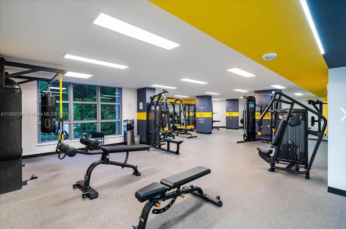 MYSTIC POINTE TOWER 400 C - Residential