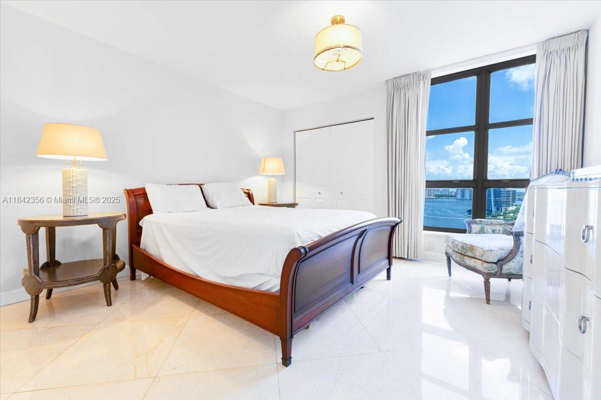 MYSTIC POINTE TOWER 400 C - Residential