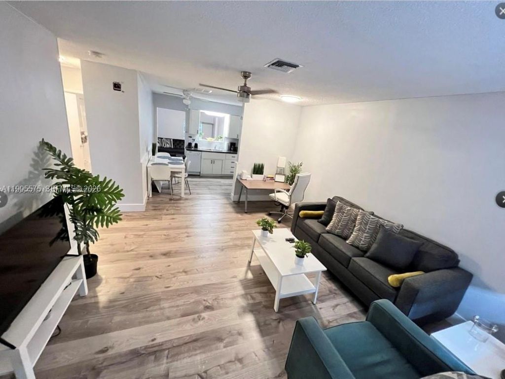 Photo of 1412 NE 17th Ct #1414, Fort Lauderdale, FL 33305 (MLS # A11995575)