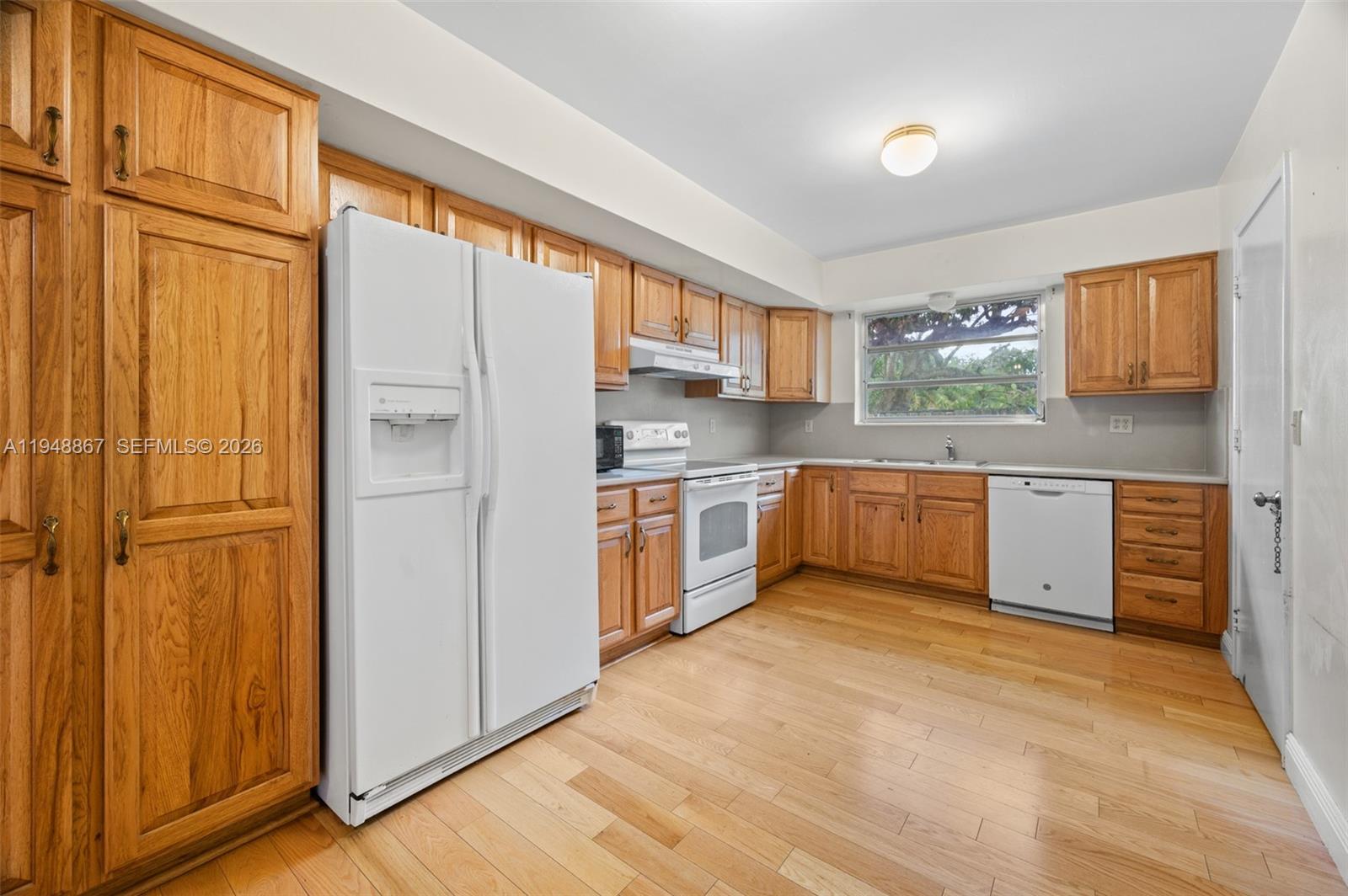 HEFTLER HOMES SUNSET PARK - Residential