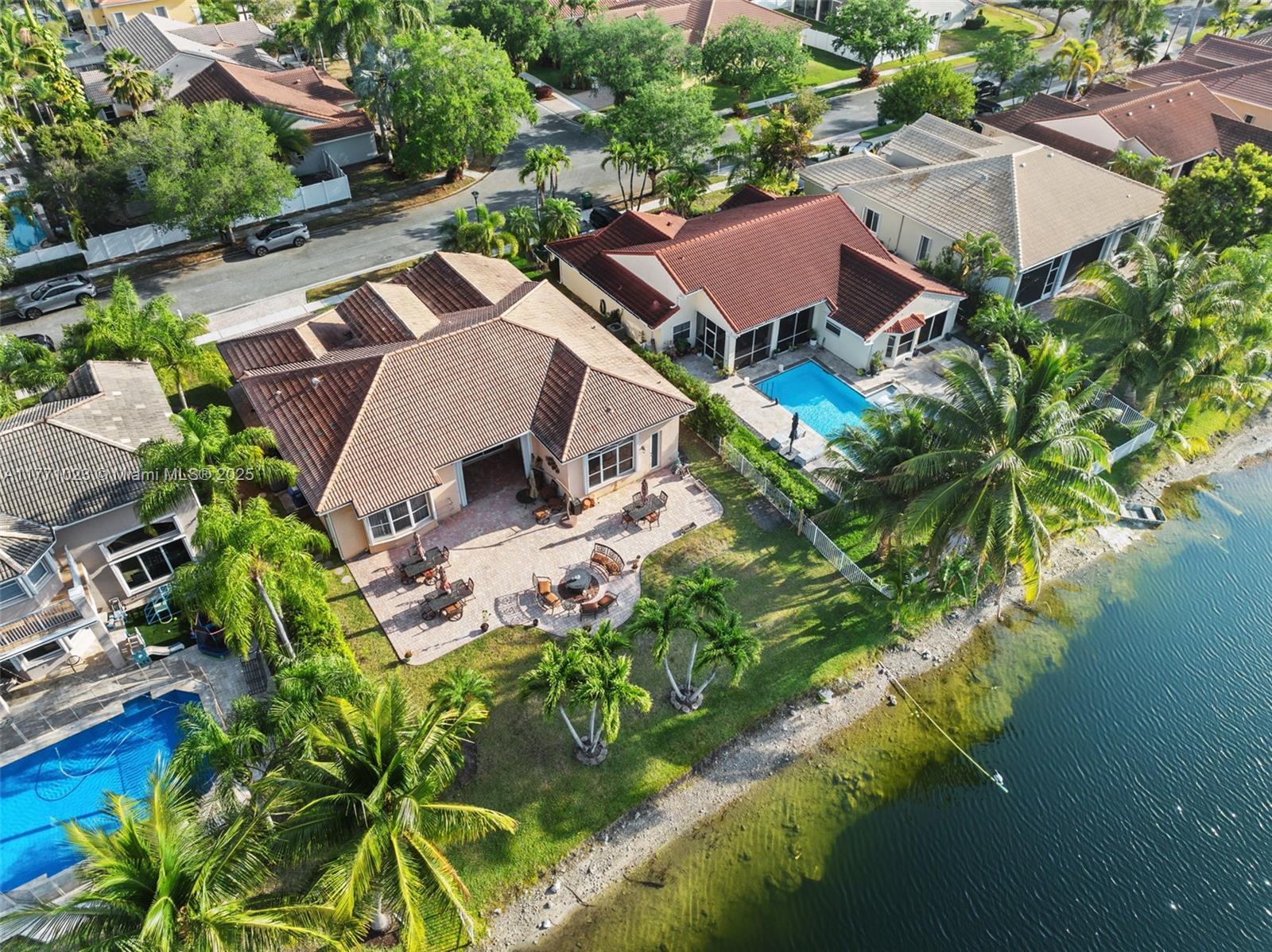 TWIN ACRES - Residential