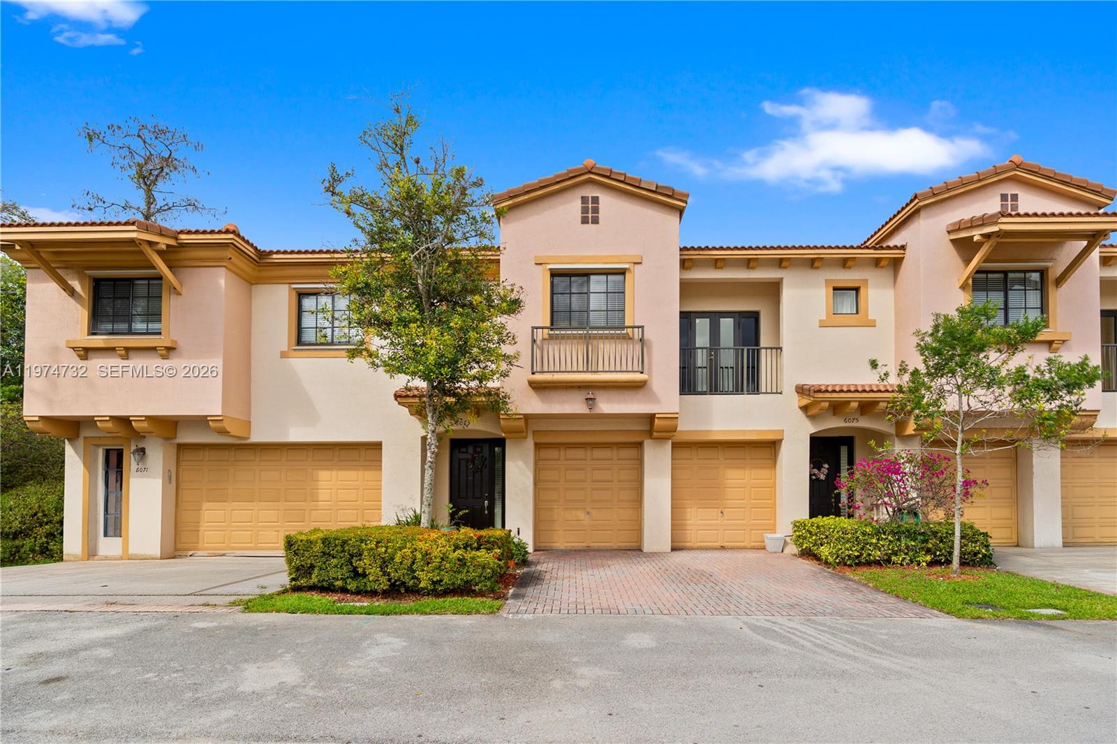 GRAND CYPRESS - Residential