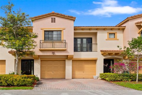 6073 Grand Cypress Cir W Coconut Creek FL 33073